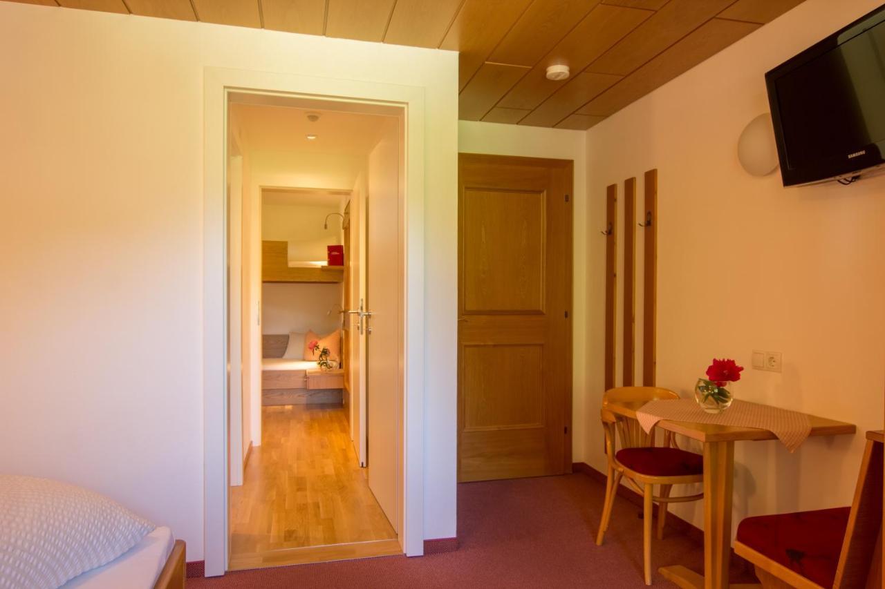 Pension Christophorus Hotel Garni Partenen Bagian luar foto