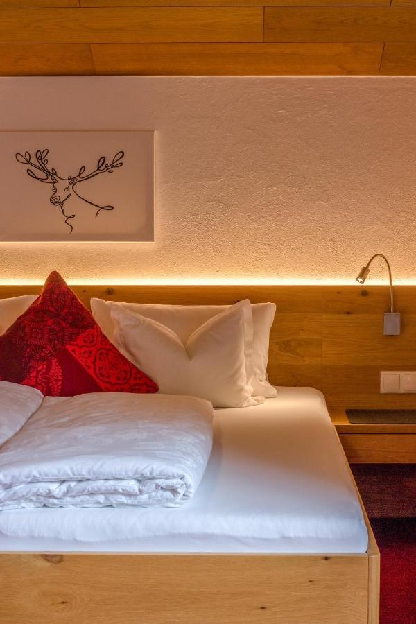 Pension Christophorus Hotel Garni Partenen Bagian luar foto